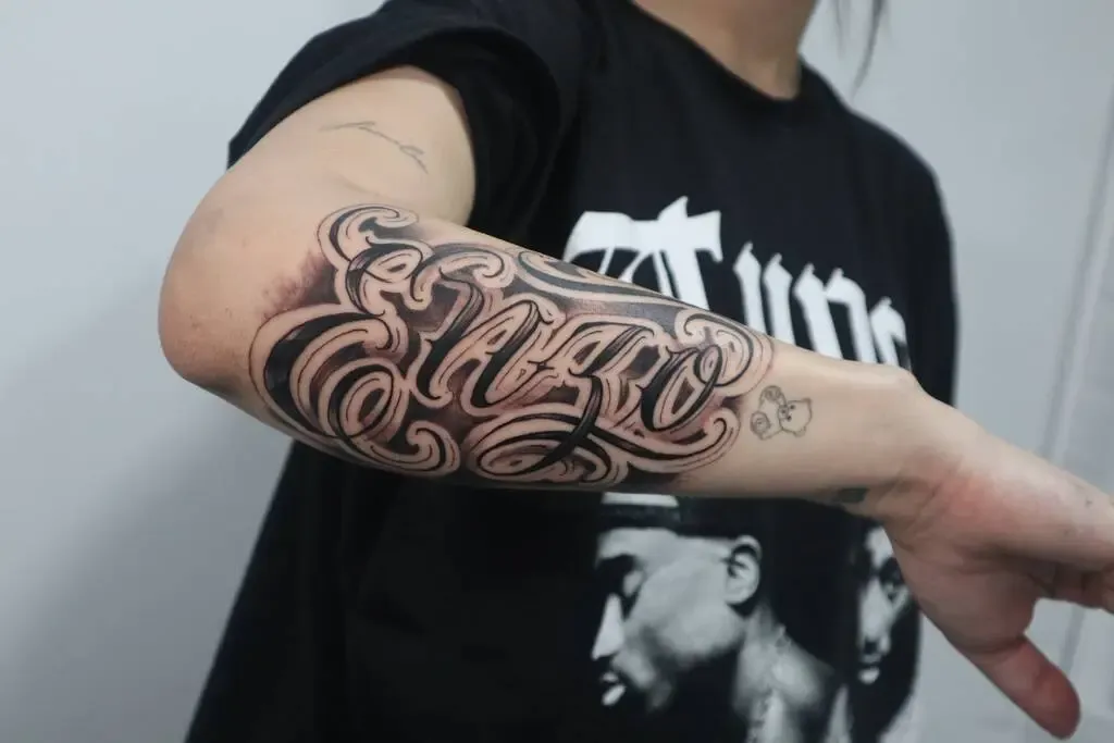 Enzo, tattoo by Kaue Ochoski